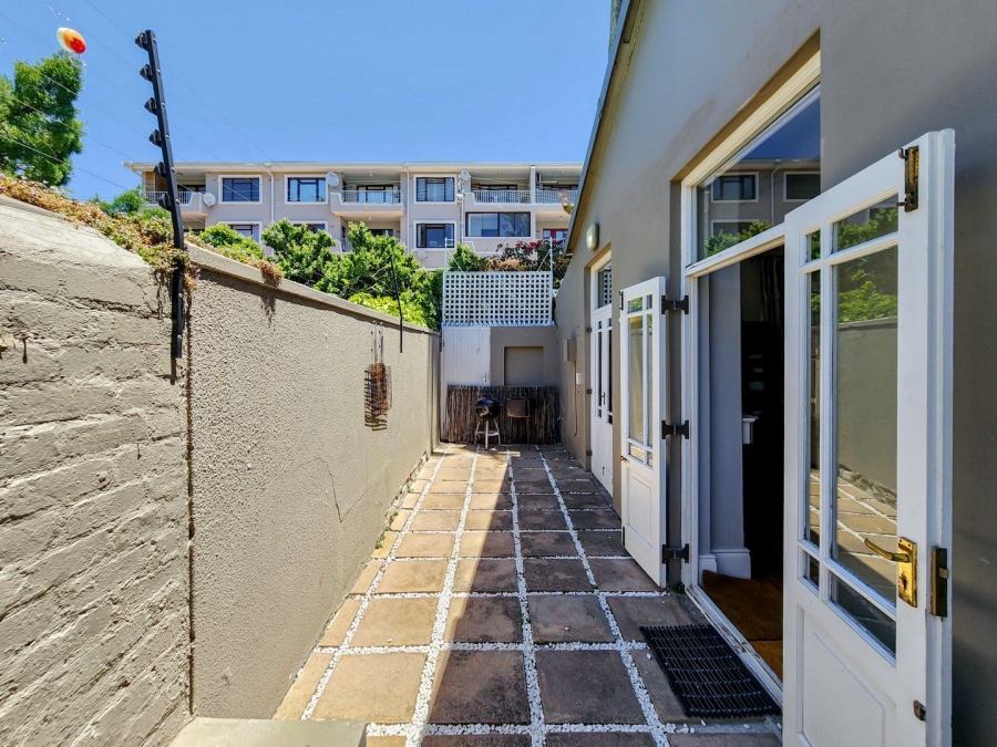 2 Bedroom Property for Sale in Gardens Western Cape